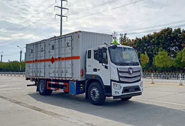 楚飞牌CLQ5180XRY6BJ型易燃液体厢式运输车